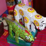 Masques et statues sculptés en bois - Tienda Esquipulas