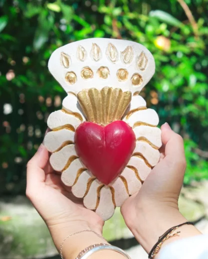 Carved heart drops gold () - Tienda Esquipulas