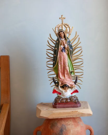Lupe statue 50 cm green