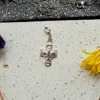 Silver cross charm () - Tienda Esquipulas