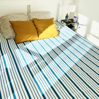 Guate aqua bed throw