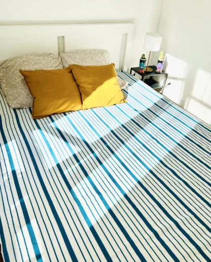 Guate aqua bed throw