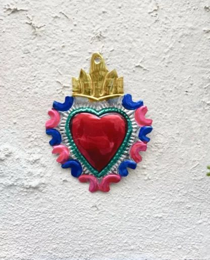 Heart edge crown
