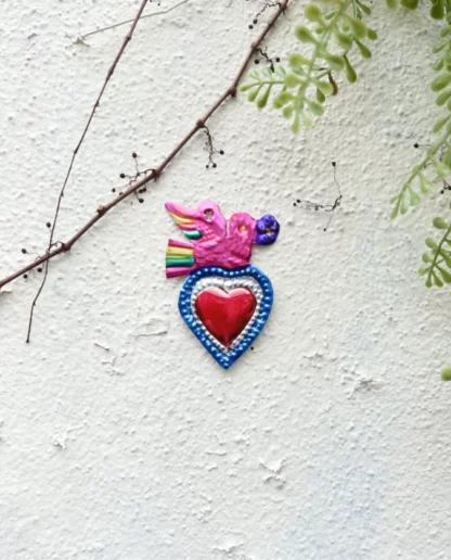 Ex-voto heart dove