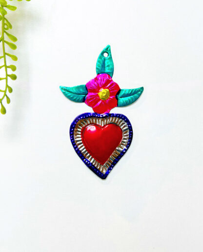 Ex-voto heart with pink leaves