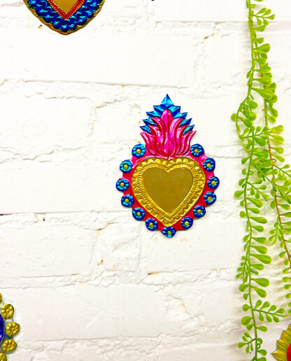 Ex-voto mirror with floral edge