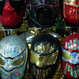 Masques de catcheur mexicain artisanaux - Marché de Mexico 2025